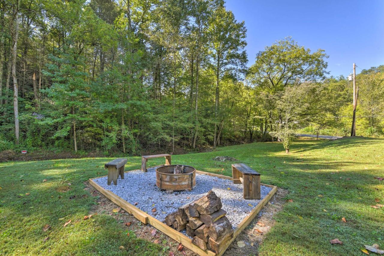 Smoky Mountain Cozy Cove Cabin Deck And Fire Pit! Cosby Extérieur photo